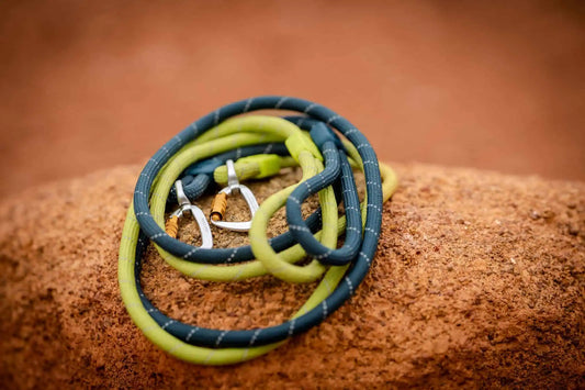 Woolly Wolf repkoppel som visar runt grepp, stabil konstruktion och användning vid promenad och aktiv rörelse med hund