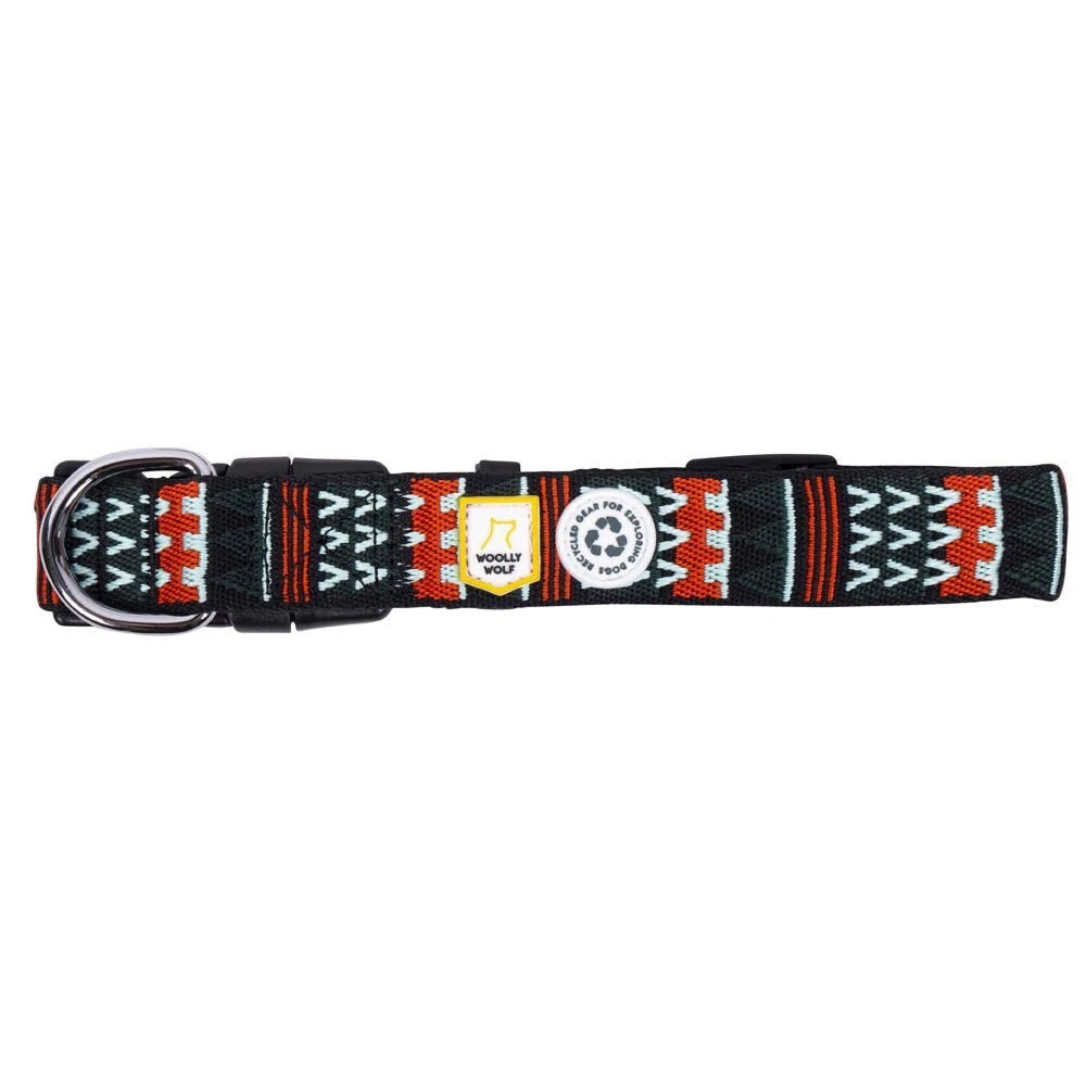 Woolly Wolf Woodland hundhalsband med rundvävd konstruktion i återvunnen polyester och justerbar komfort